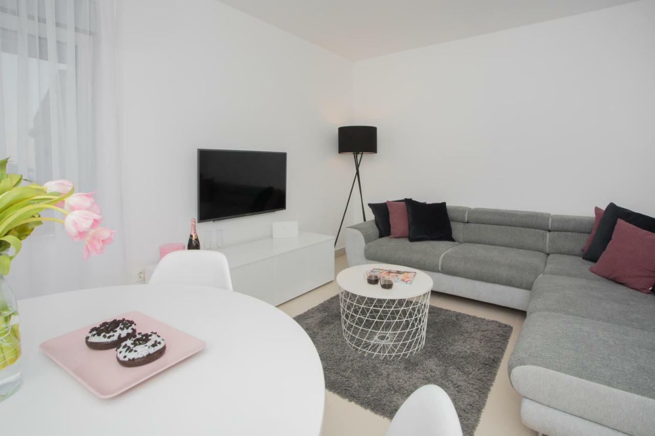 Apartment Luni Primošten Buitenkant foto