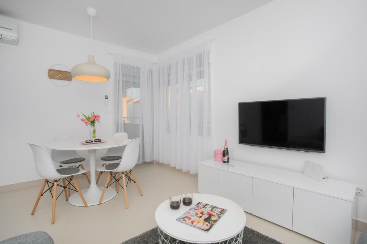 Apartment Luni Primošten Buitenkant foto